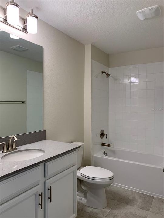 出租: $3,300 (5 贝兹, 3 浴室, 2638 平方英尺)