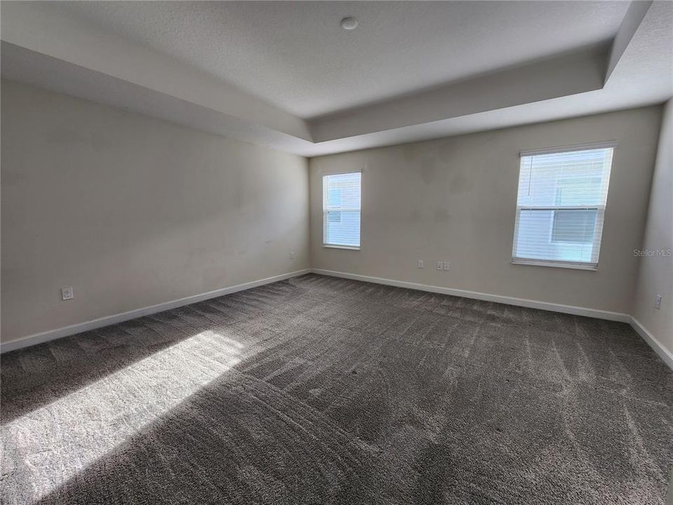 出租: $3,300 (5 贝兹, 3 浴室, 2638 平方英尺)