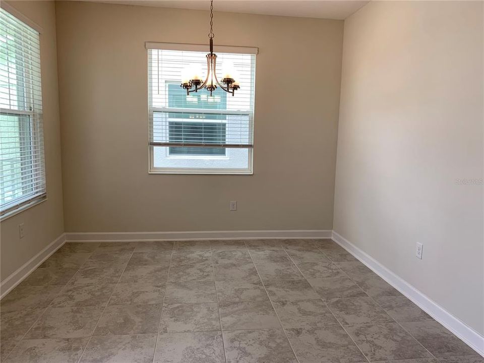 出租: $3,300 (5 贝兹, 3 浴室, 2638 平方英尺)