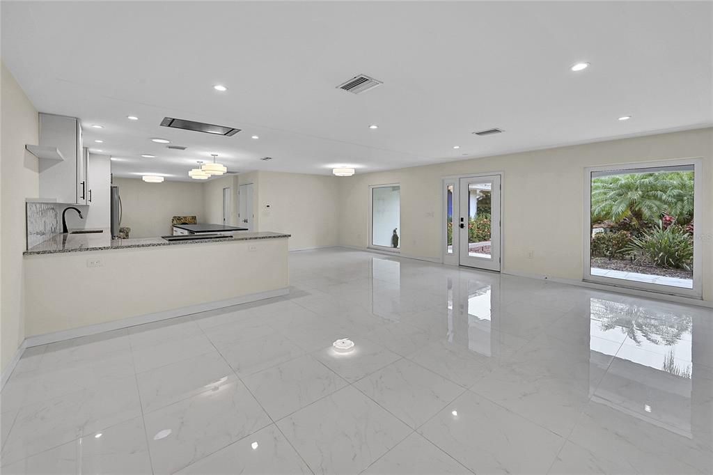 For Sale: $699,900 (3 beds, 3 baths, 2359 Square Feet)