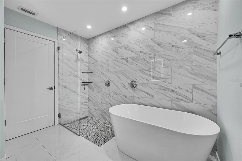 For Sale: $699,900 (3 beds, 3 baths, 2359 Square Feet)