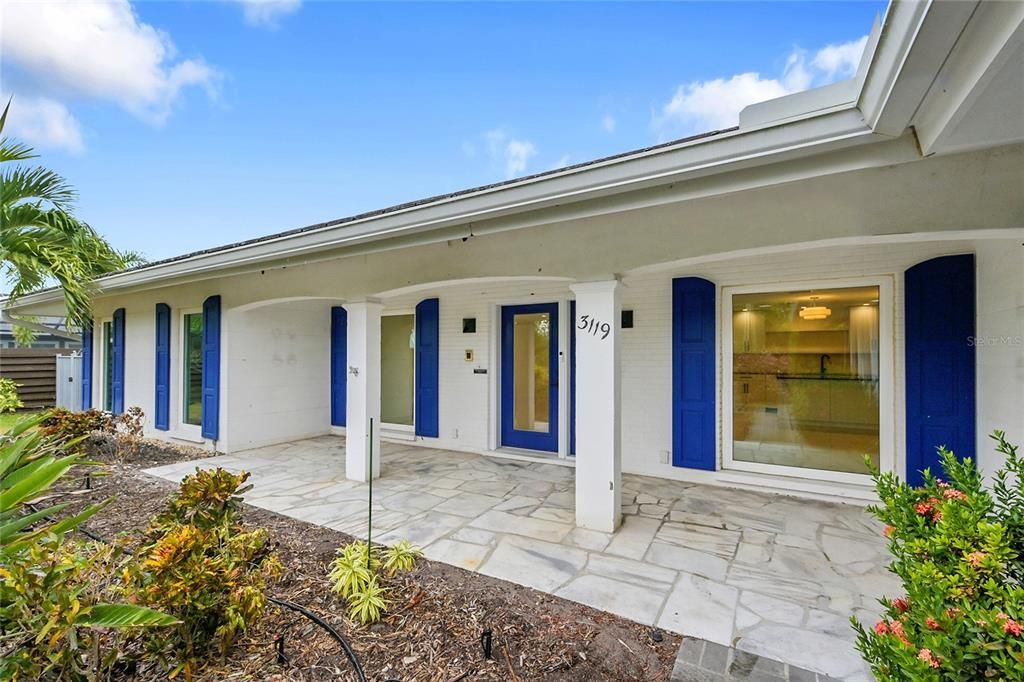 For Sale: $699,900 (3 beds, 3 baths, 2359 Square Feet)