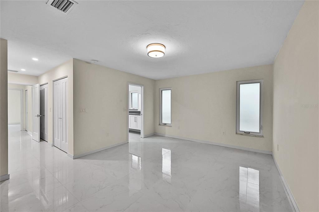 For Sale: $699,900 (3 beds, 3 baths, 2359 Square Feet)