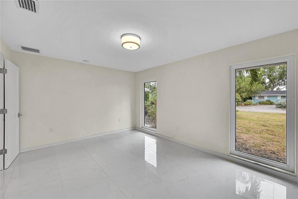 For Sale: $699,900 (3 beds, 3 baths, 2359 Square Feet)