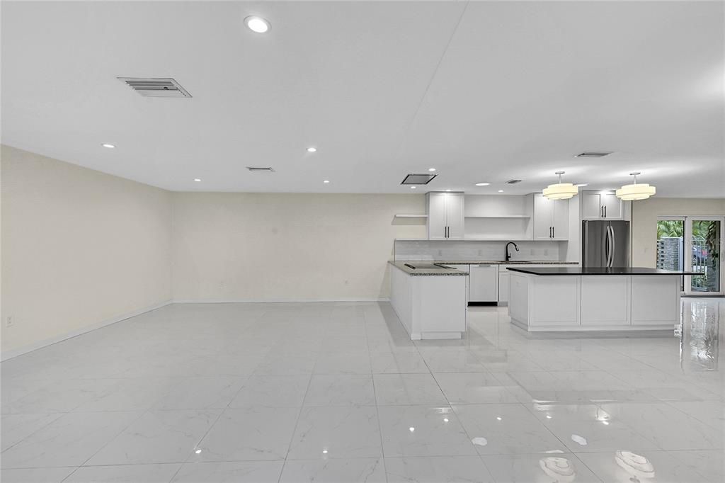 For Sale: $699,900 (3 beds, 3 baths, 2359 Square Feet)