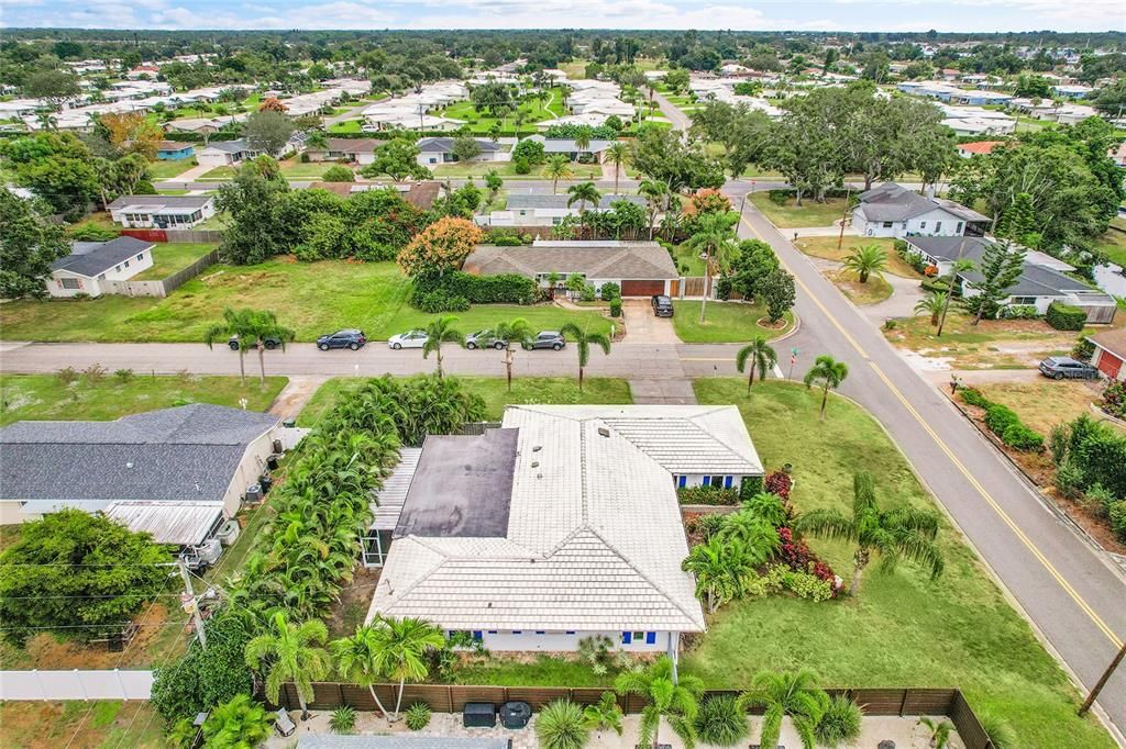 For Sale: $699,900 (3 beds, 3 baths, 2359 Square Feet)