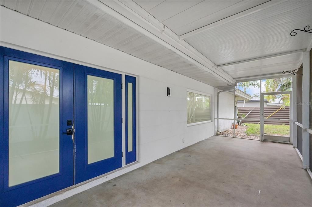 For Sale: $699,900 (3 beds, 3 baths, 2359 Square Feet)