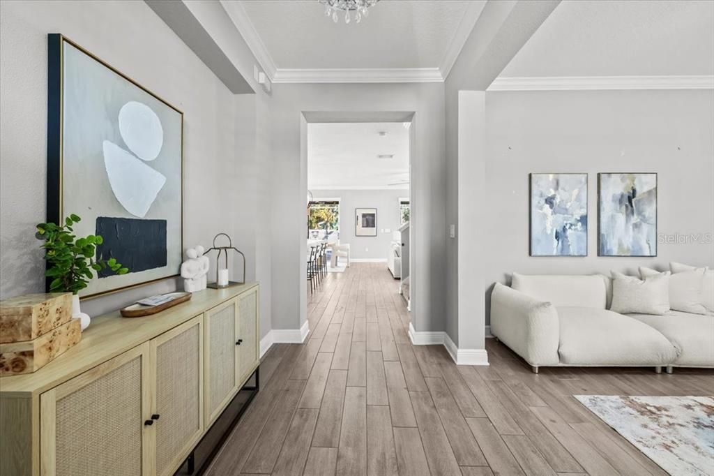 合同活跃: $719,900 (4 贝兹, 3 浴室, 2673 平方英尺)