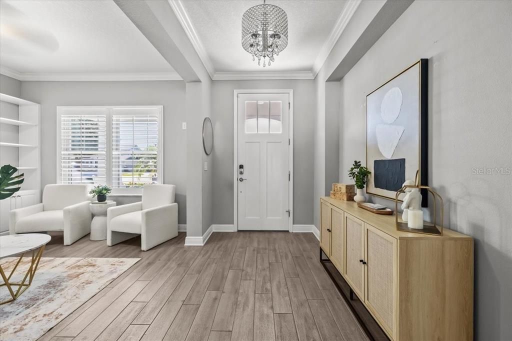 合同活跃: $719,900 (4 贝兹, 3 浴室, 2673 平方英尺)