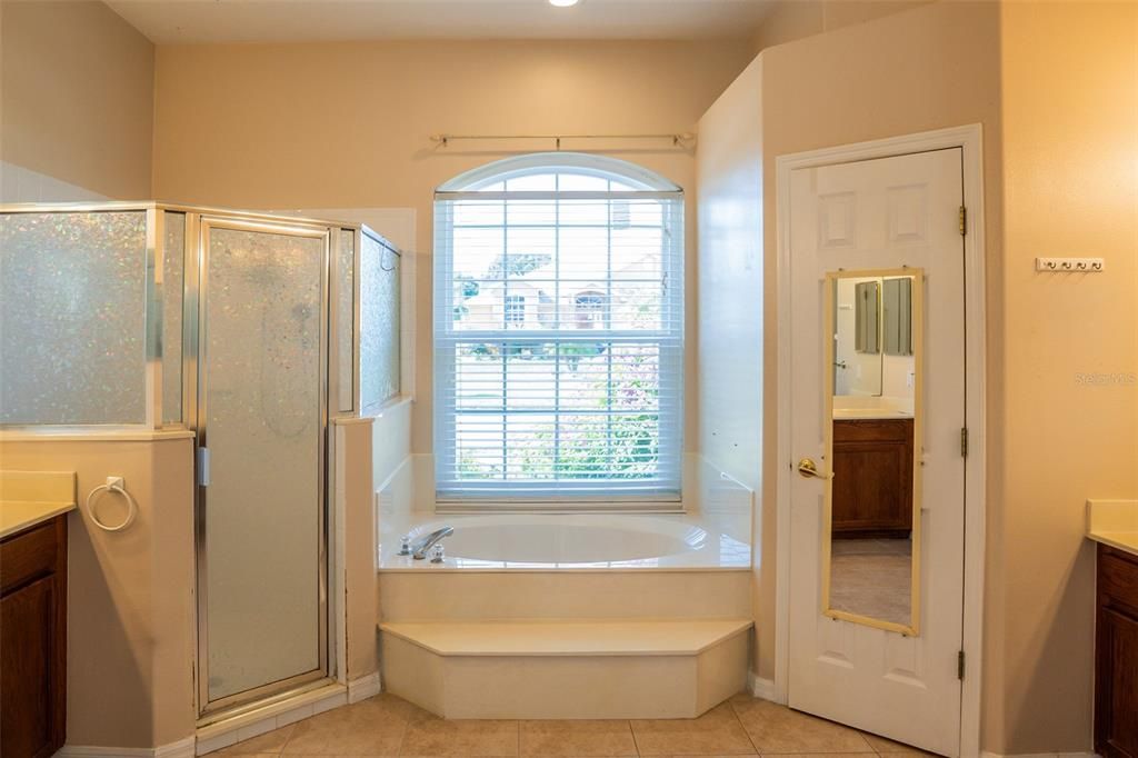 Active With Contract: $439,900 (4 beds, 3 baths, 2367 Square Feet)