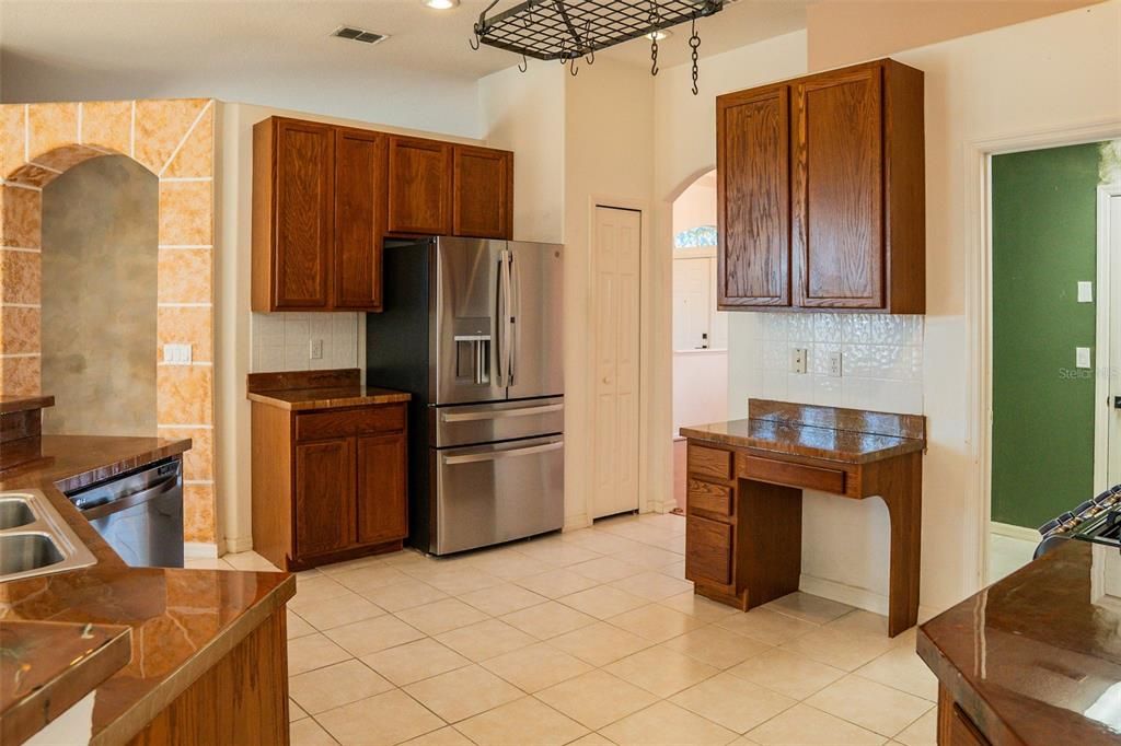 Active With Contract: $439,900 (4 beds, 3 baths, 2367 Square Feet)