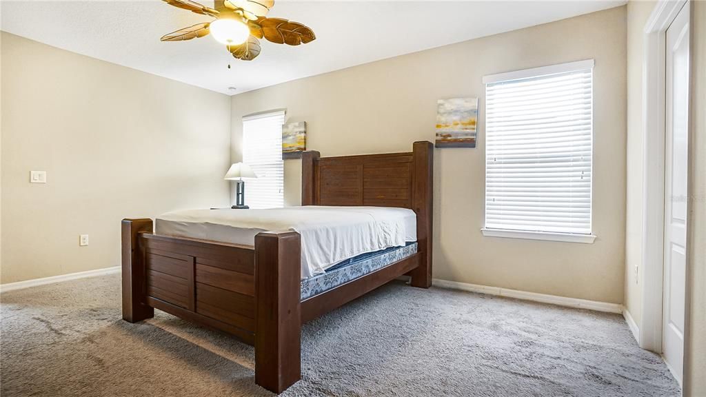 На продажу: $299,000 (3 спален, 2 ванн, 1747 Квадратных фут)