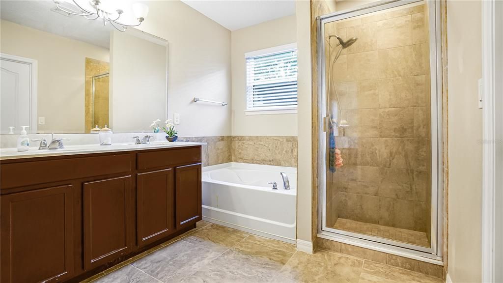 На продажу: $299,000 (3 спален, 2 ванн, 1747 Квадратных фут)