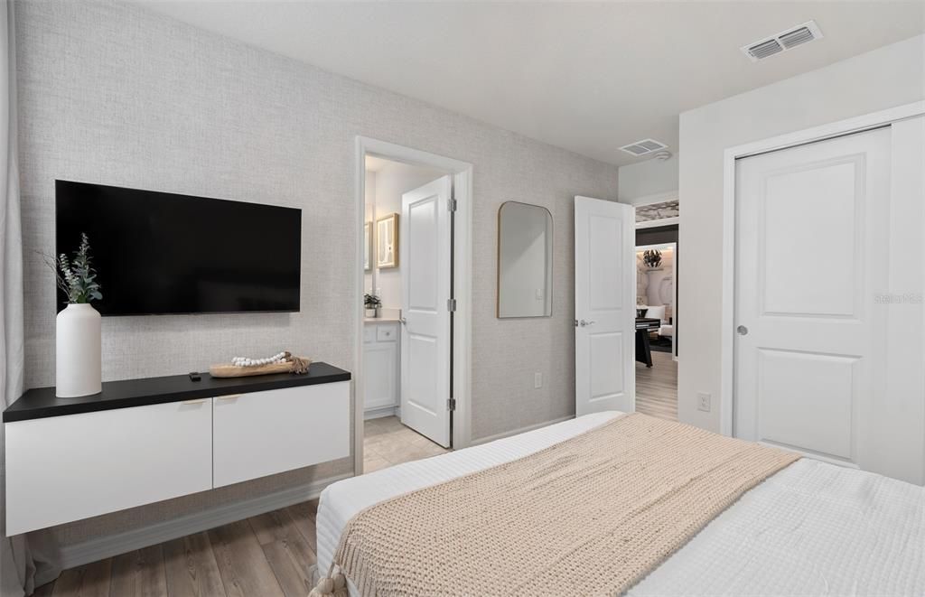 Под контрактом: $1,055,080 (10 спален, 8 ванн, 4382 Квадратных фут)