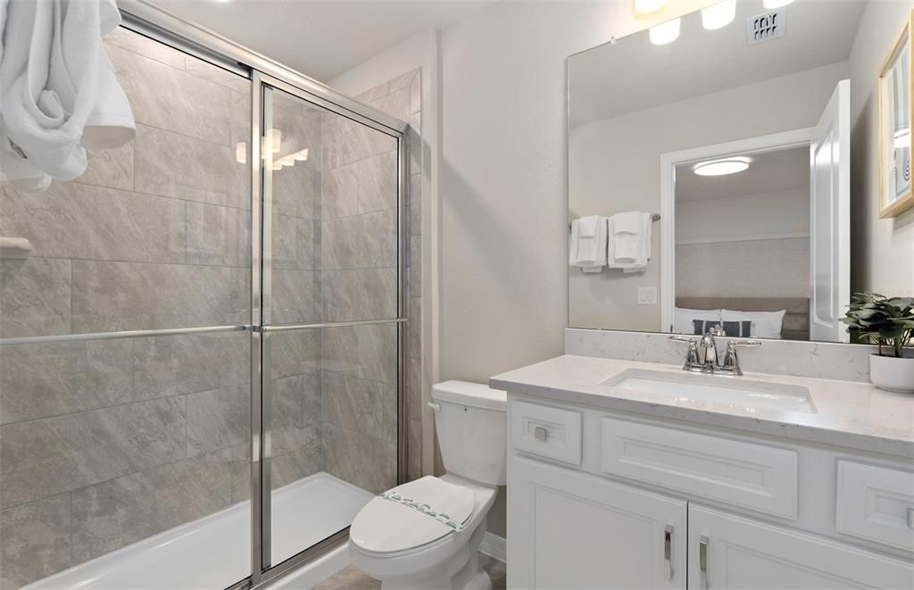 Под контрактом: $1,055,080 (10 спален, 8 ванн, 4382 Квадратных фут)