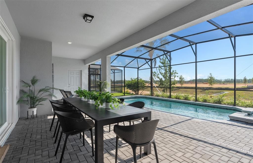 Под контрактом: $1,055,080 (10 спален, 8 ванн, 4382 Квадратных фут)