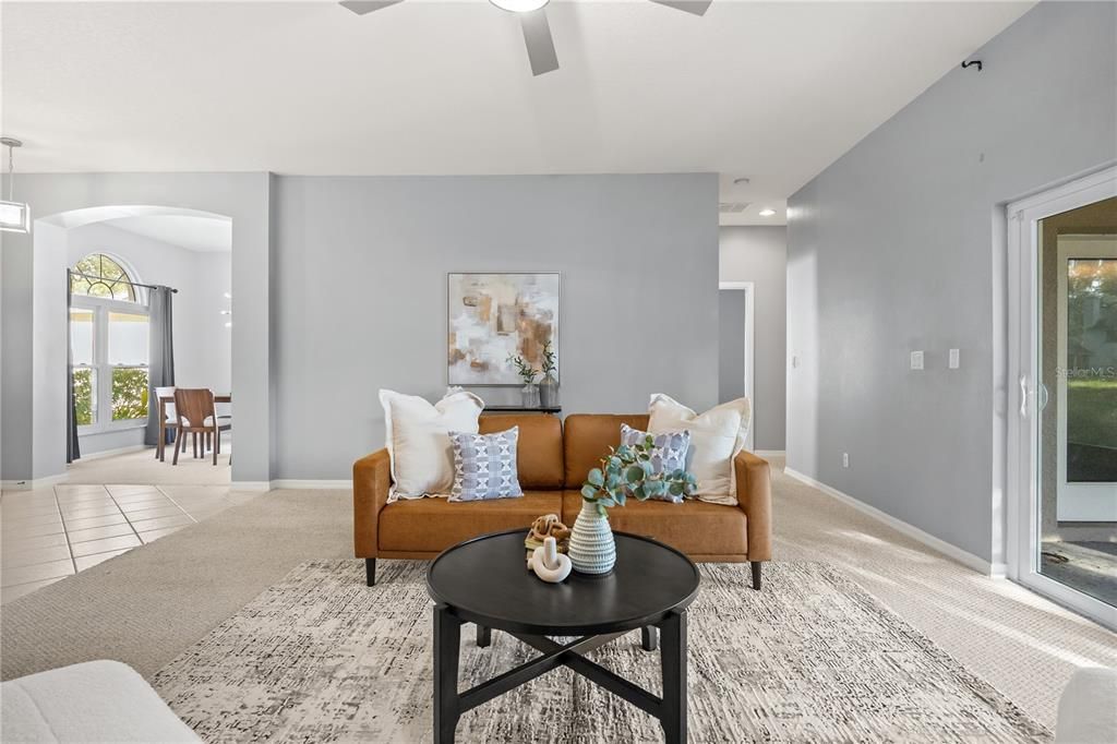 Под контрактом: $385,000 (3 спален, 2 ванн, 1786 Квадратных фут)