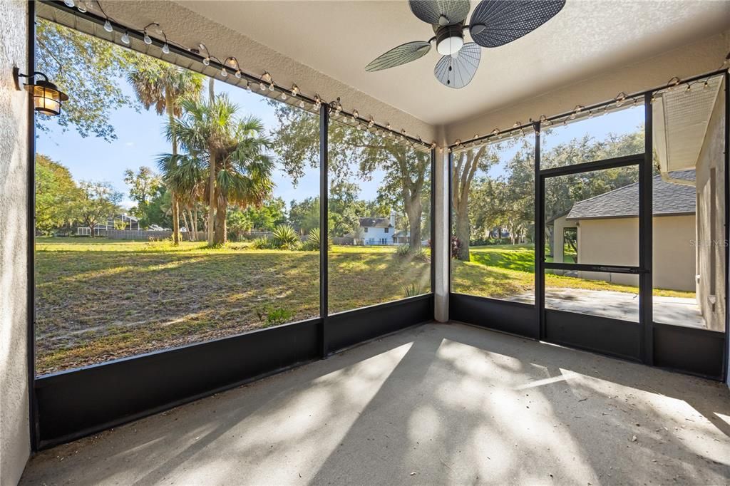 Под контрактом: $385,000 (3 спален, 2 ванн, 1786 Квадратных фут)