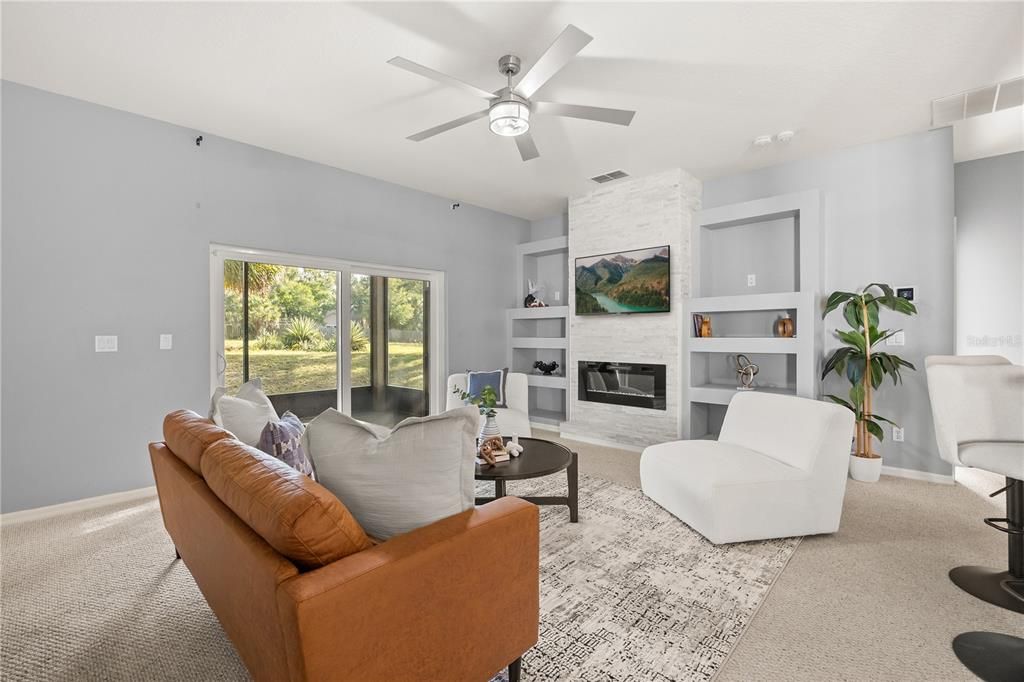 Под контрактом: $385,000 (3 спален, 2 ванн, 1786 Квадратных фут)