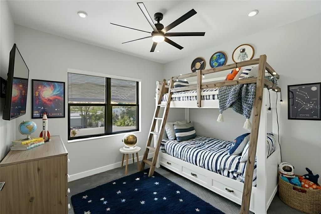 待售: $2,950,000 (5 贝兹, 4 浴室, 3810 平方英尺)