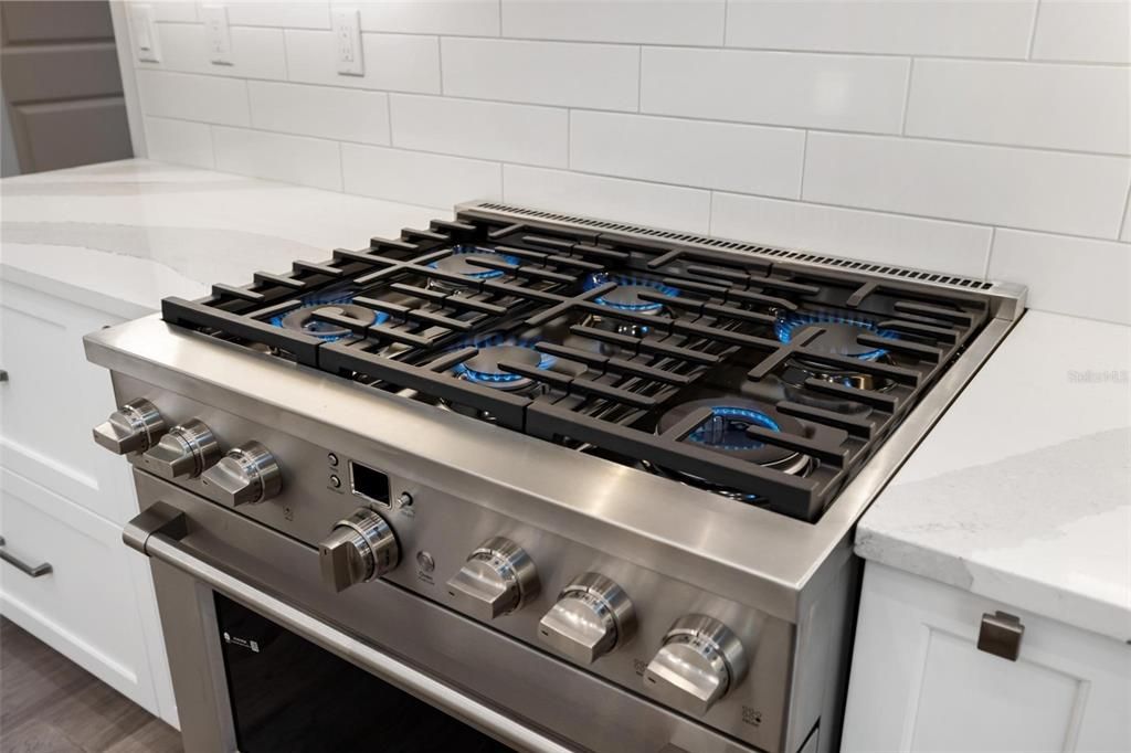 待售: $2,950,000 (5 贝兹, 4 浴室, 3810 平方英尺)