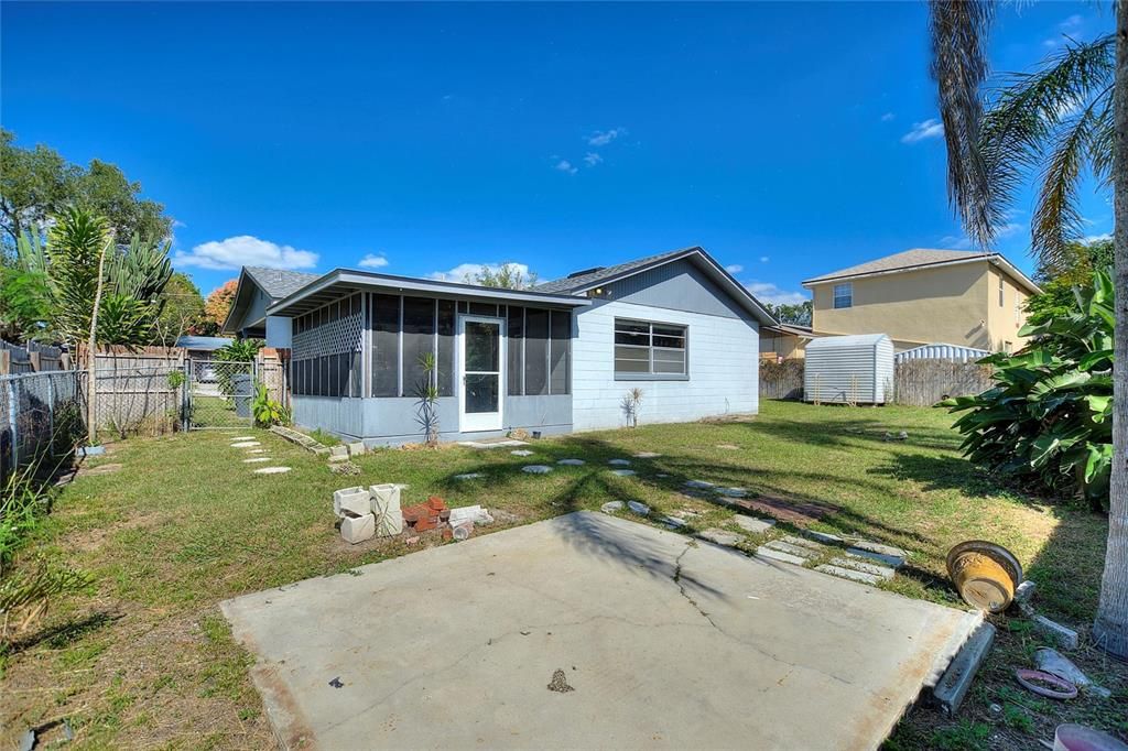 На продажу: $245,000 (2 спален, 1 ванн, 1320 Квадратных фут)