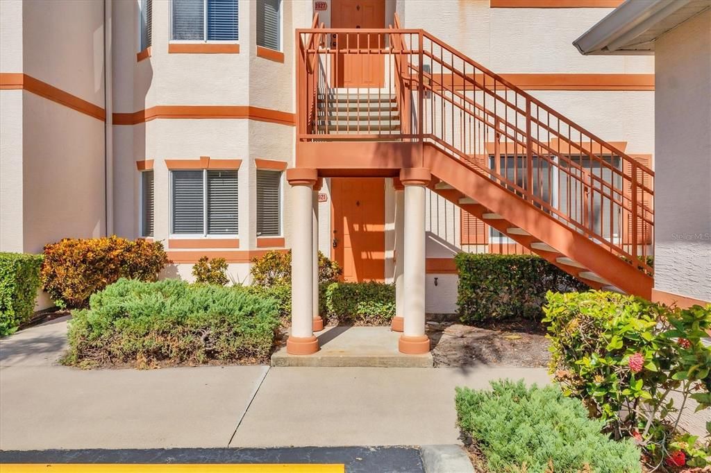 Под контрактом: $215,000 (2 спален, 2 ванн, 1167 Квадратных фут)