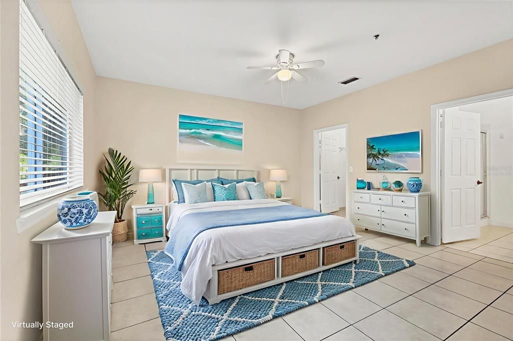 Под контрактом: $215,000 (2 спален, 2 ванн, 1167 Квадратных фут)