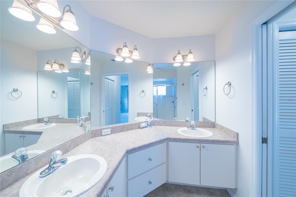 Active With Contract: $332,000 (4 beds, 2 baths, 1747 Square Feet)