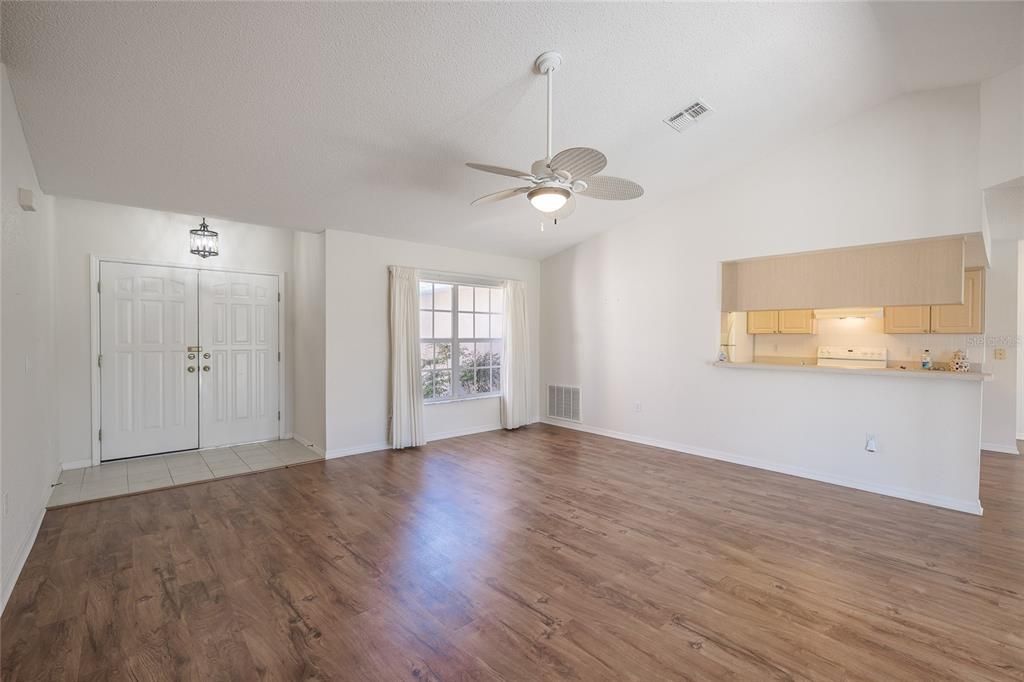 Active With Contract: $332,000 (4 beds, 2 baths, 1747 Square Feet)