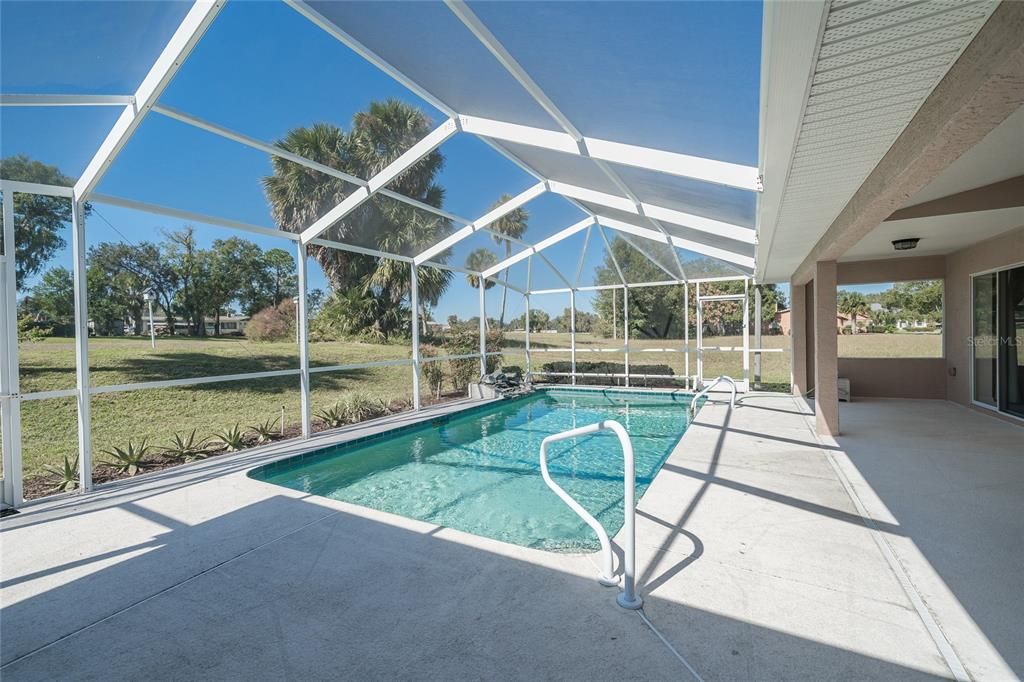 Active With Contract: $332,000 (4 beds, 2 baths, 1747 Square Feet)