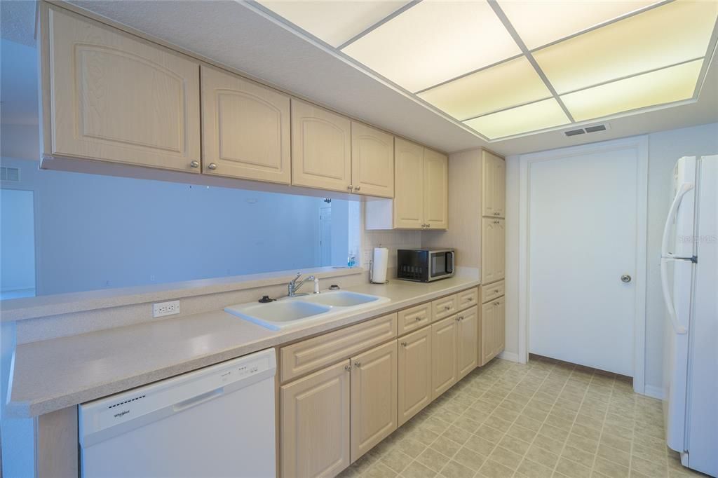 Active With Contract: $332,000 (4 beds, 2 baths, 1747 Square Feet)