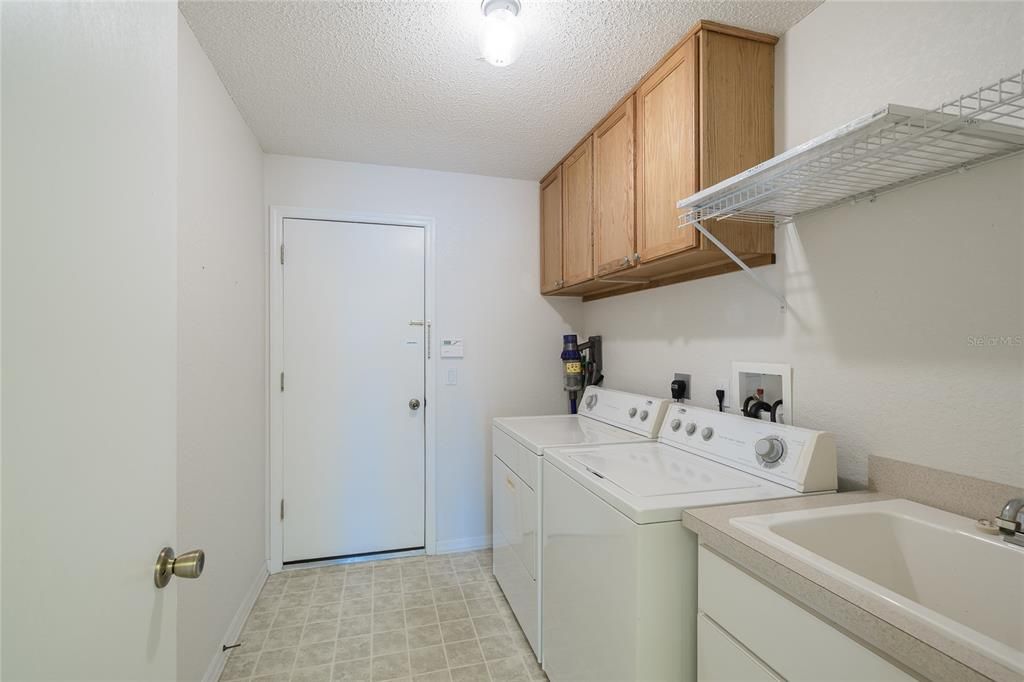 Active With Contract: $332,000 (4 beds, 2 baths, 1747 Square Feet)