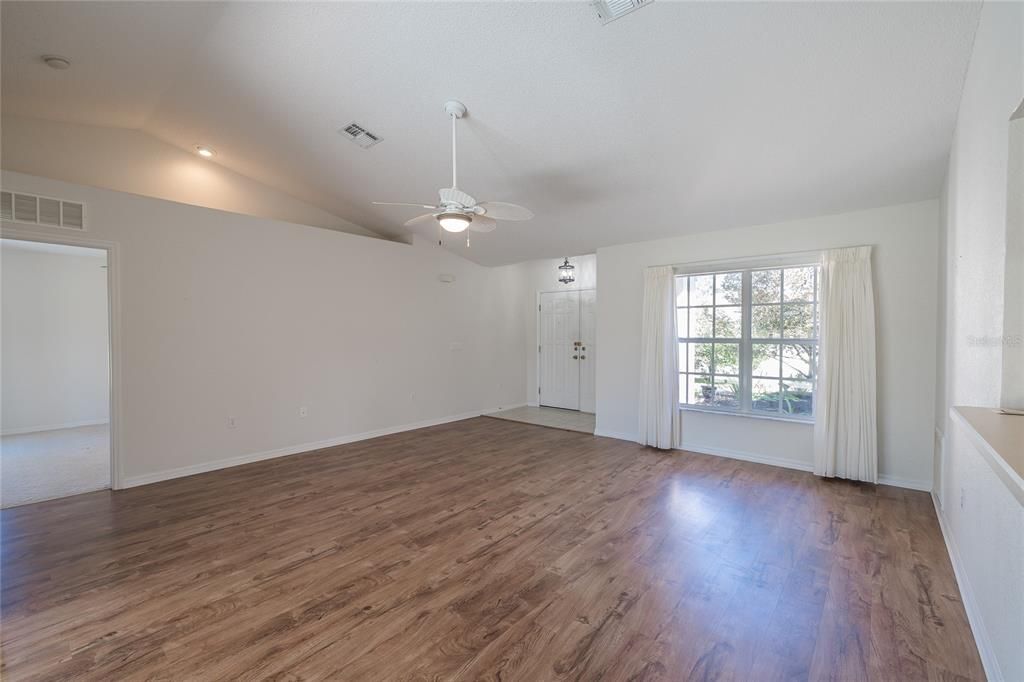 Active With Contract: $332,000 (4 beds, 2 baths, 1747 Square Feet)