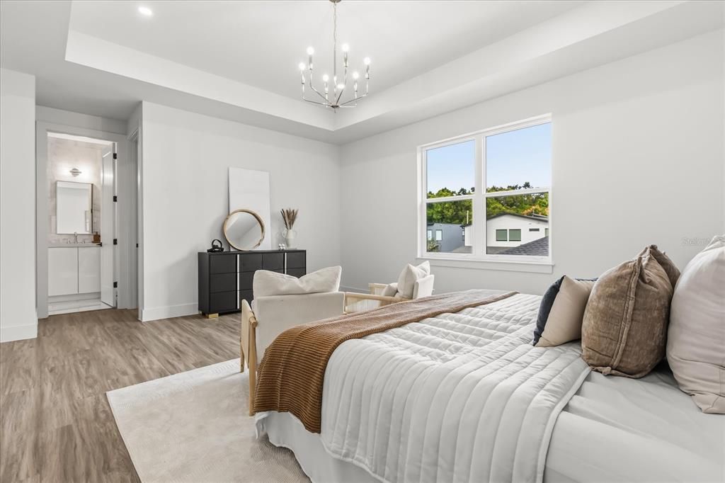 Под контрактом: $1,025,000 (4 спален, 3 ванн, 2986 Квадратных фут)