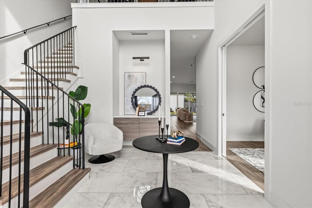 Под контрактом: $1,025,000 (4 спален, 3 ванн, 2986 Квадратных фут)