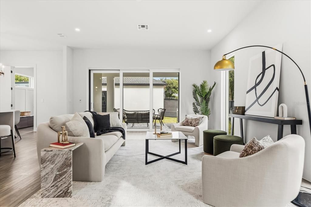 Под контрактом: $1,025,000 (4 спален, 3 ванн, 2986 Квадратных фут)