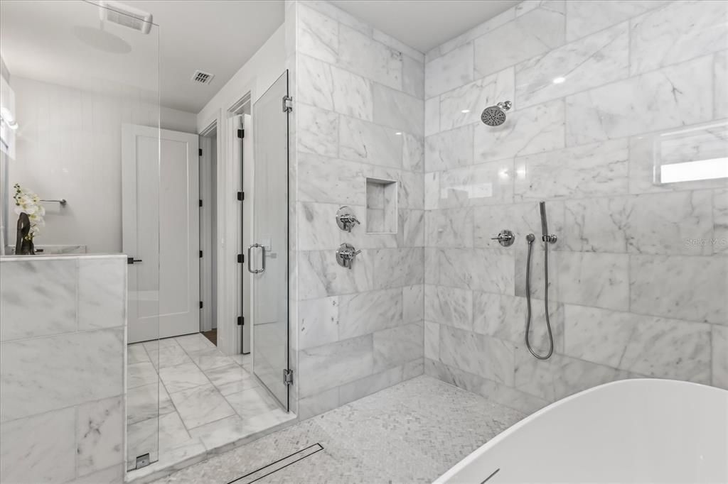 Под контрактом: $1,025,000 (4 спален, 3 ванн, 2986 Квадратных фут)