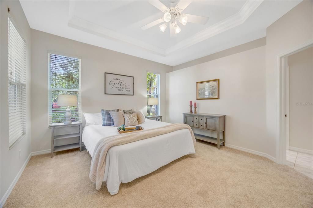 合同活跃: $370,000 (3 贝兹, 2 浴室, 1635 平方英尺)