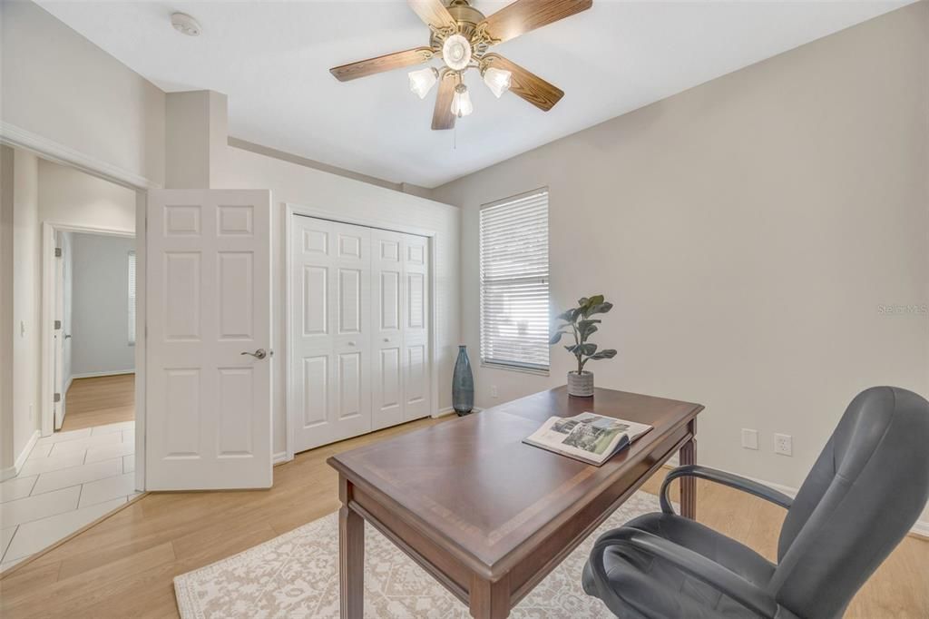 合同活跃: $370,000 (3 贝兹, 2 浴室, 1635 平方英尺)