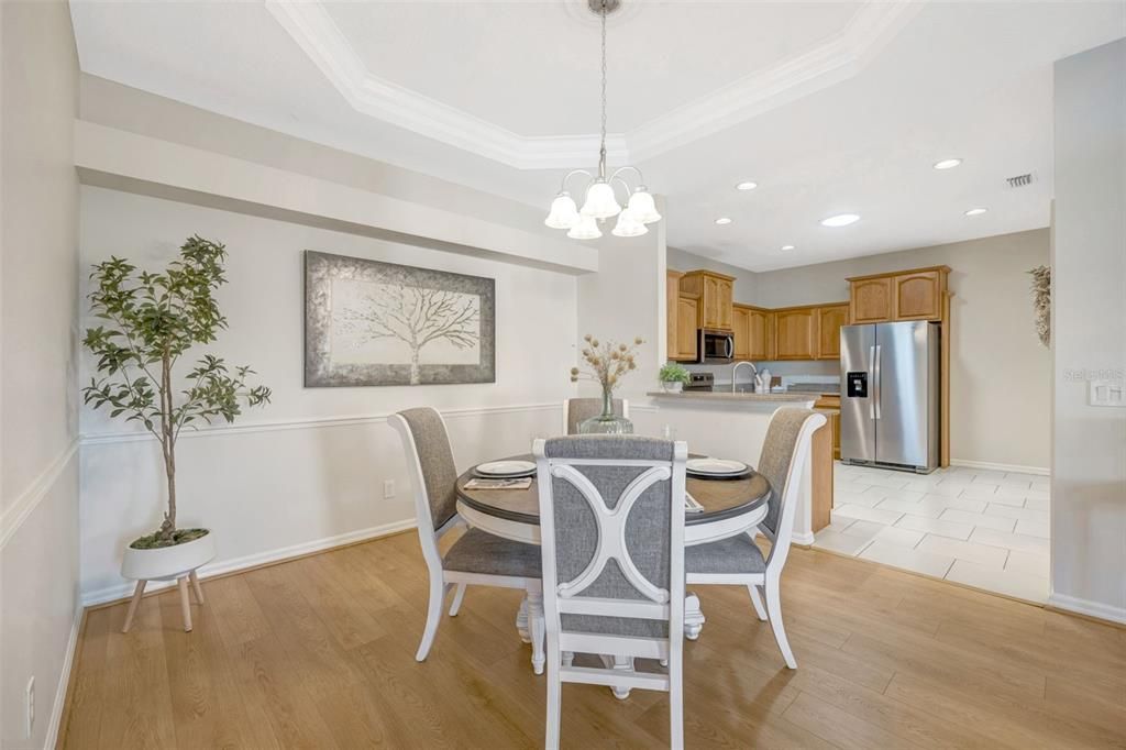 合同活跃: $370,000 (3 贝兹, 2 浴室, 1635 平方英尺)