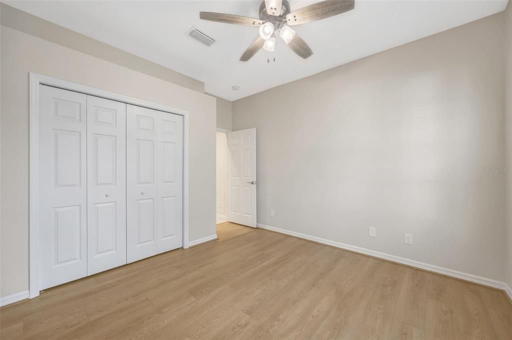 合同活跃: $370,000 (3 贝兹, 2 浴室, 1635 平方英尺)