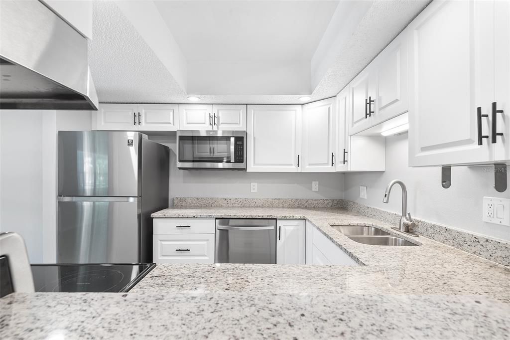 В аренду: $1,995 (2 спален, 1 ванн, 944 Квадратных фут)