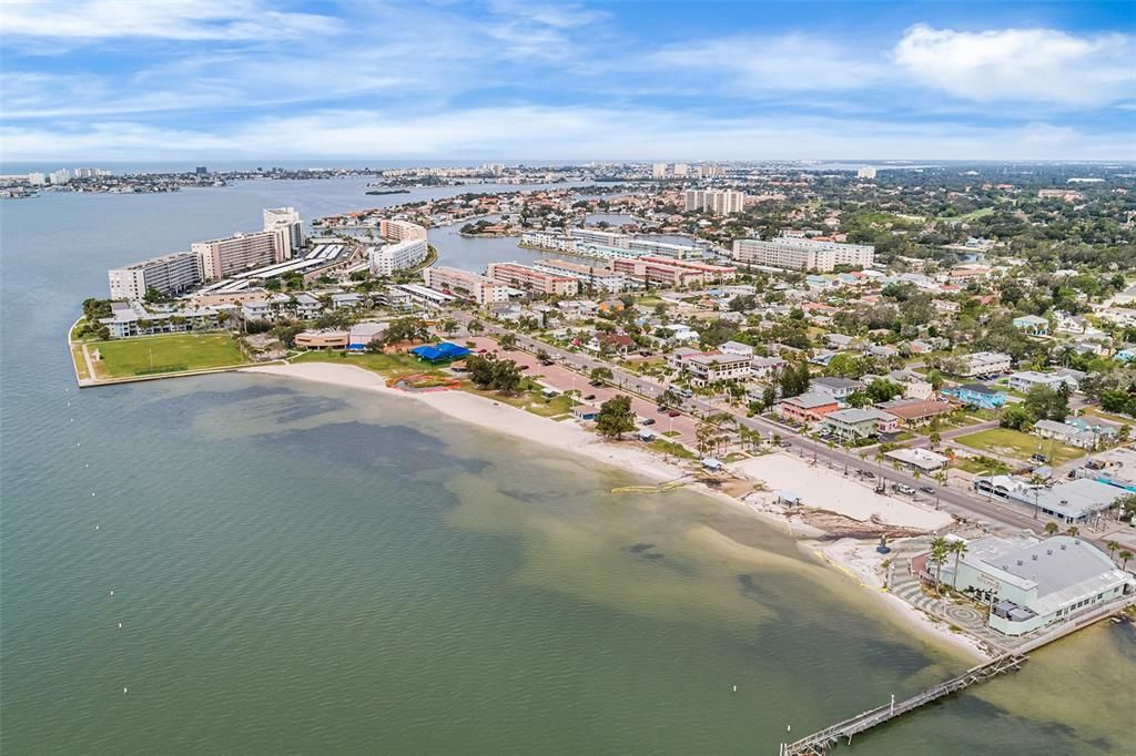 For Rent: $2,000 (2 beds, 1 baths, 944 Square Feet)