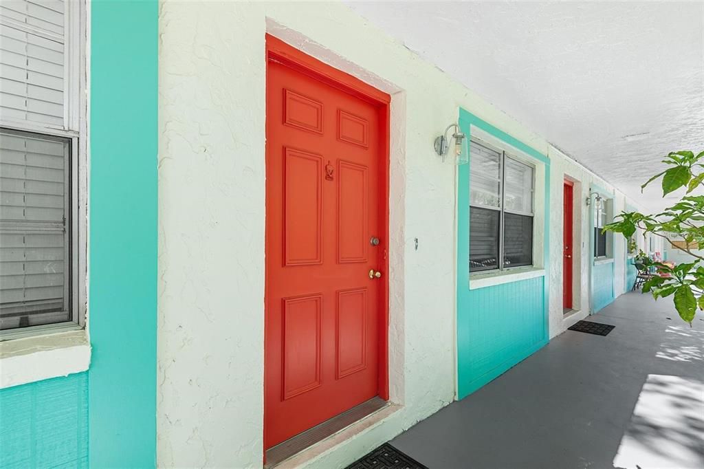 For Rent: $2,000 (2 beds, 1 baths, 944 Square Feet)