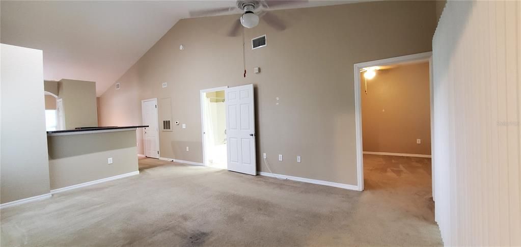 For Rent: $1,850 (1 beds, 1 baths, 1029 Square Feet)