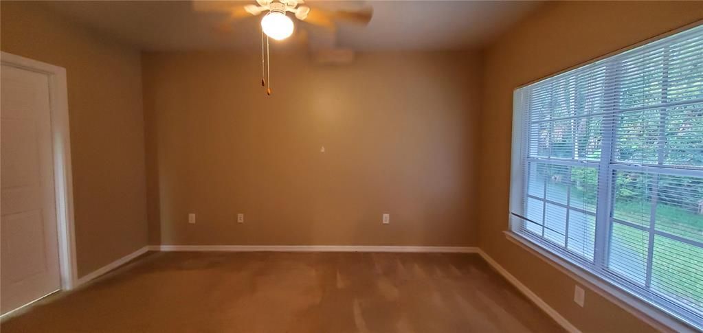 For Rent: $1,850 (1 beds, 1 baths, 1029 Square Feet)