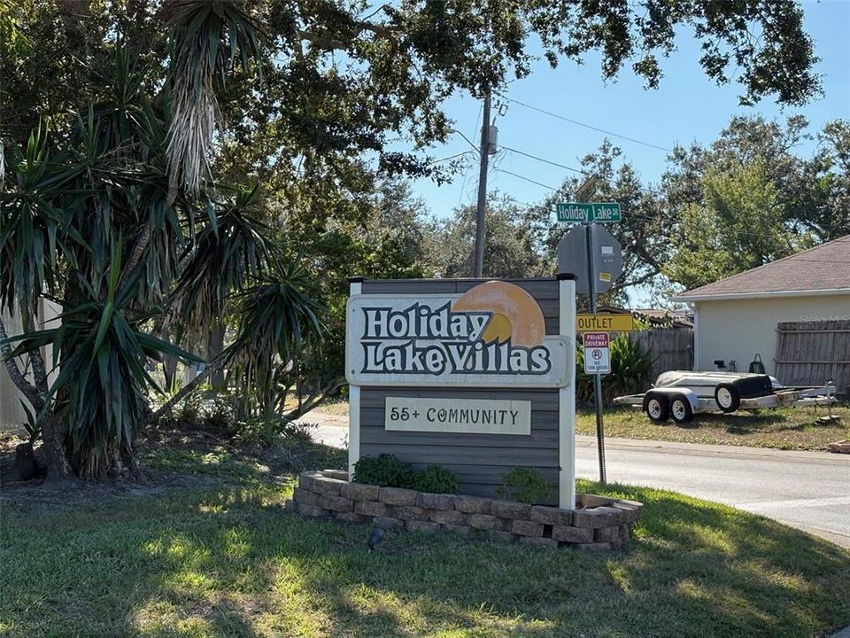 For Sale: $145,000 (2 beds, 2 baths, 1270 Square Feet)