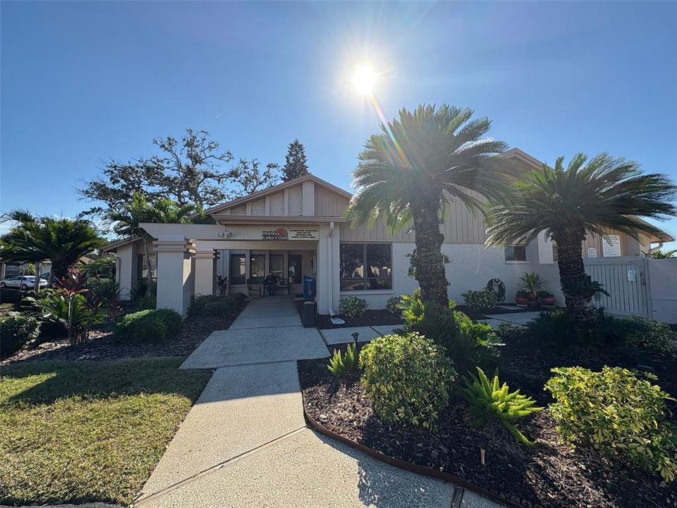 For Sale: $145,000 (2 beds, 2 baths, 1270 Square Feet)