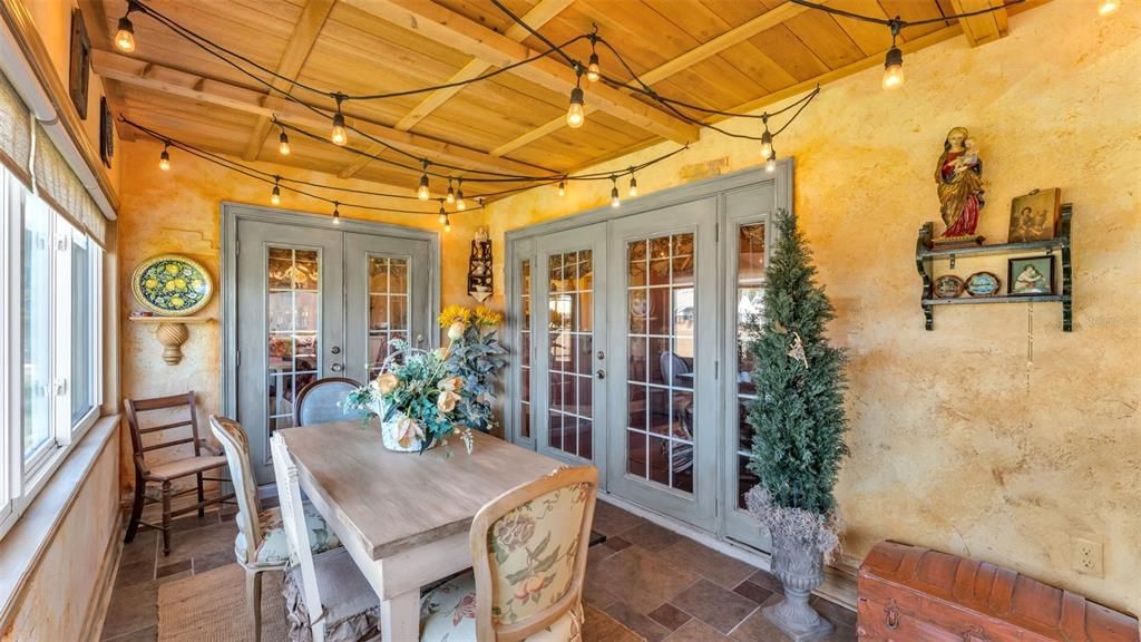 En Venta: $475,000 (3 camas, 2 baños, 2009 Pies cuadrados)